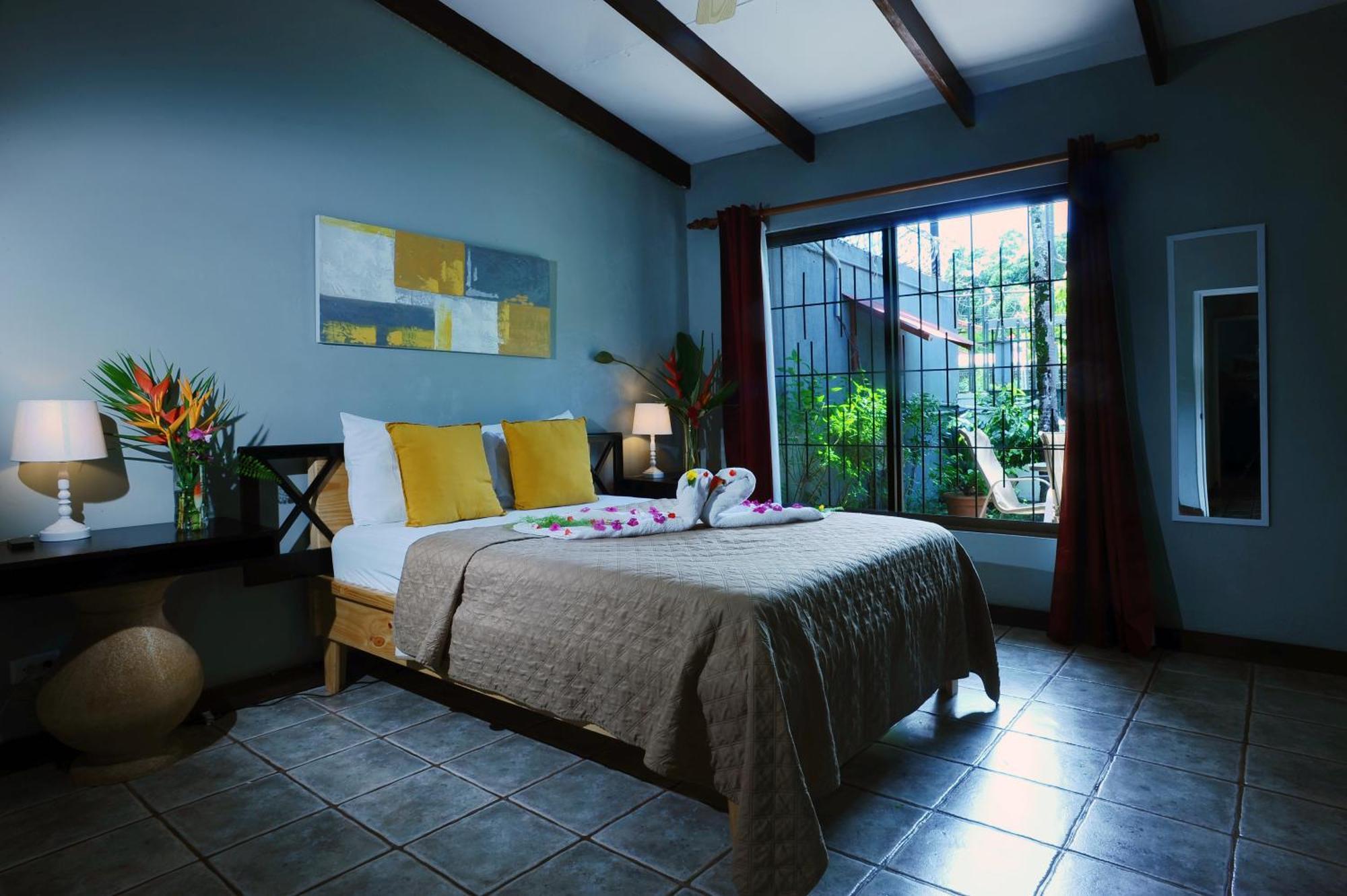 Private Fully Furnished Home At Wide Mouth Frog Hostel Quepos Luaran gambar
