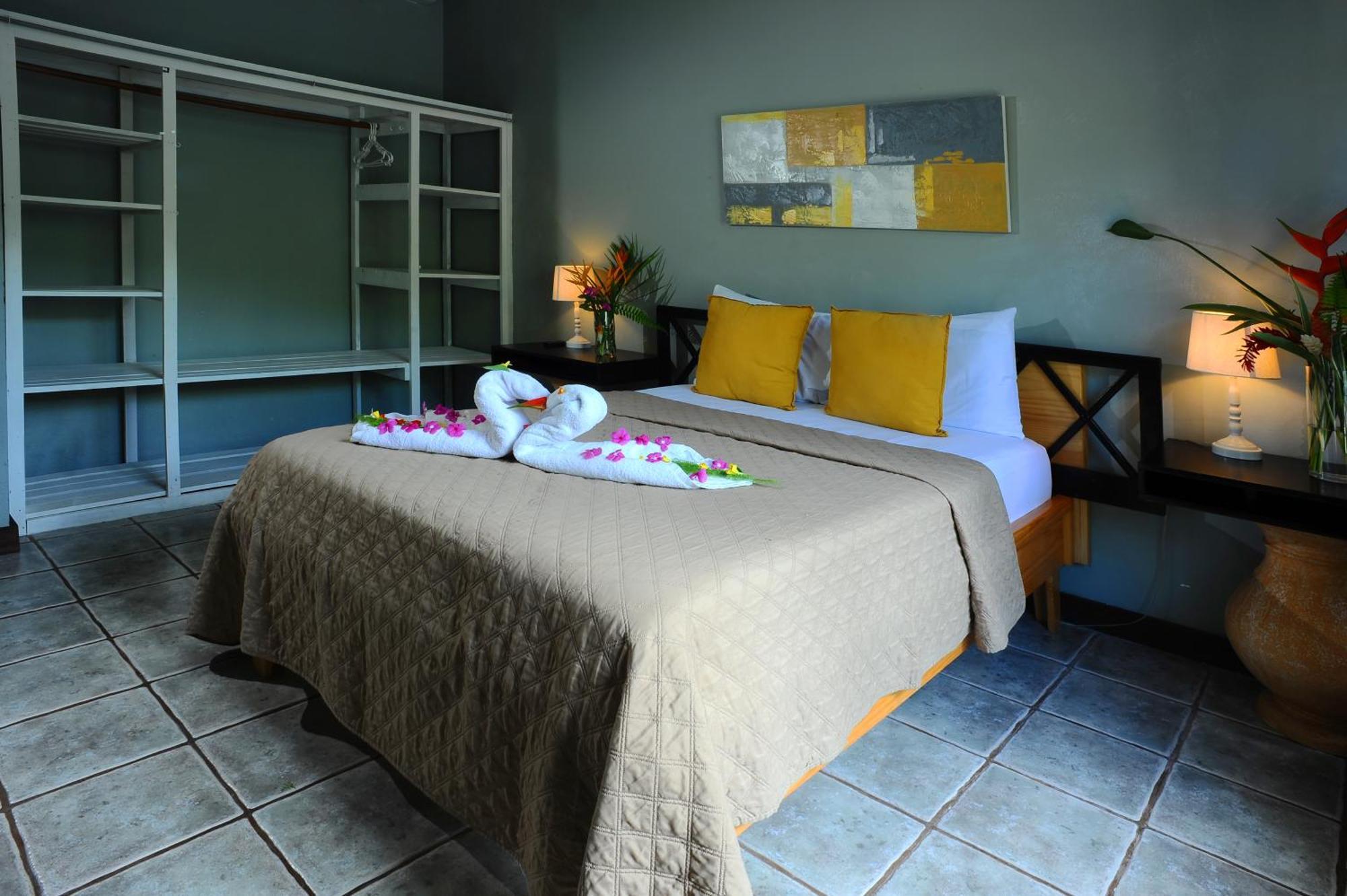 Private Fully Furnished Home At Wide Mouth Frog Hostel Quepos Luaran gambar