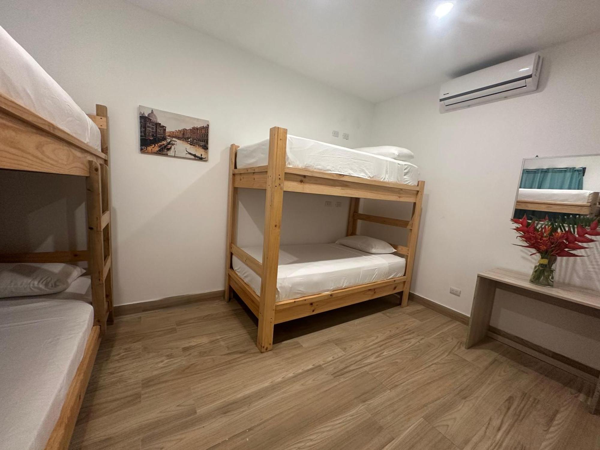 Private Fully Furnished Home At Wide Mouth Frog Hostel Quepos Luaran gambar